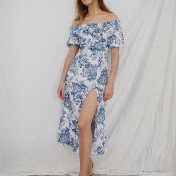 Reformation Dresses & Skirts - Off-Shoulder Reformation Marley Linen Dress in Olympia. SZ 6